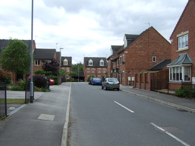 File:Guylers Hill Drive, Clipstone - geograph.org.uk - 3642946.jpg