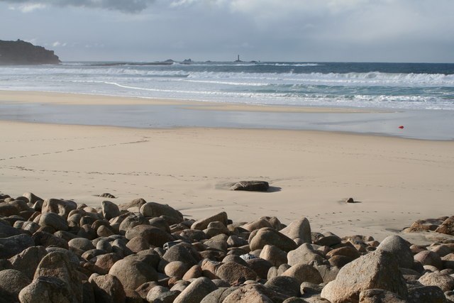 File:Gwynver Beach - geograph.org.uk - 1080580.jpg