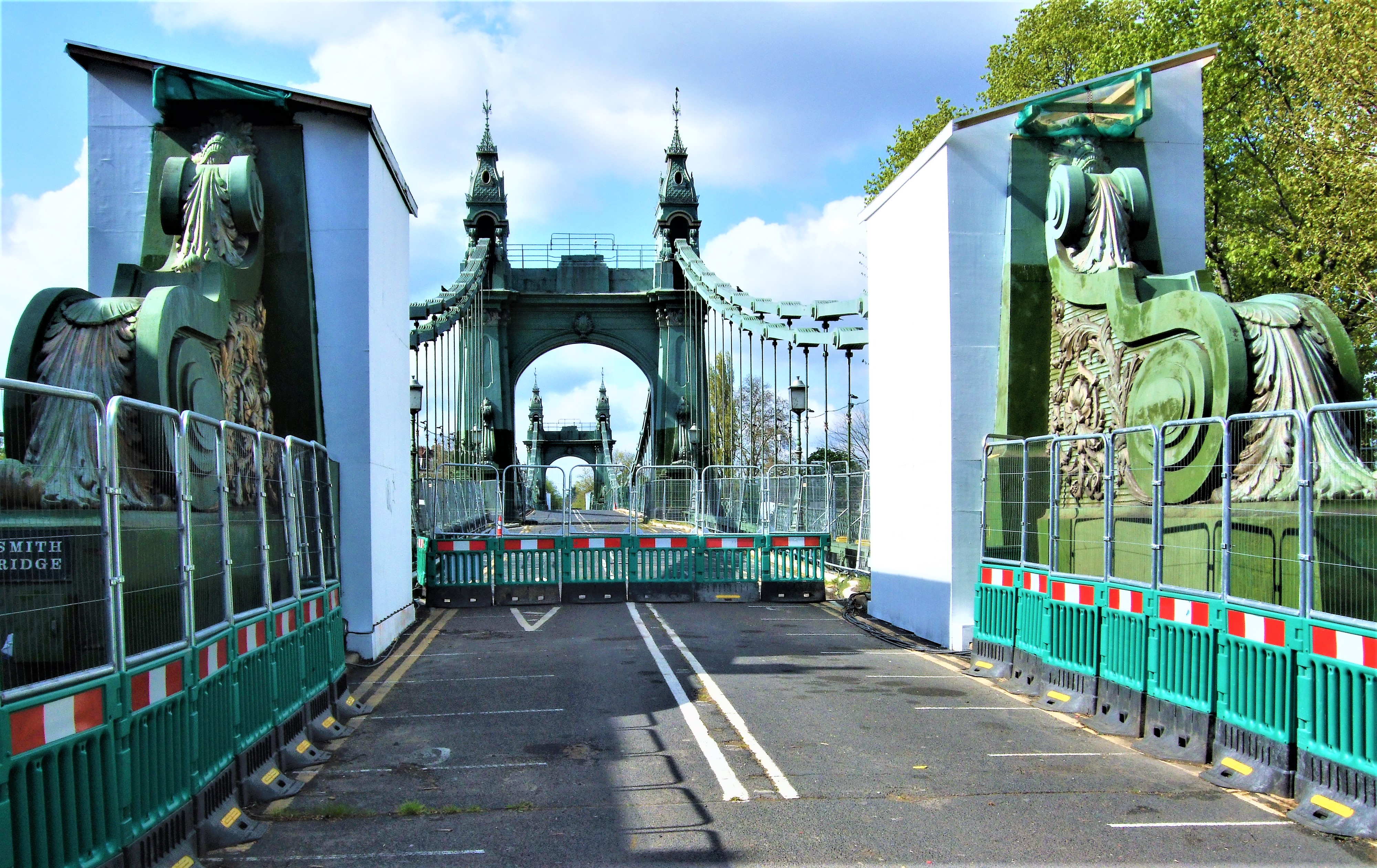 File Hammersmith Bridge Closed London.jpg Wikimedia Commons