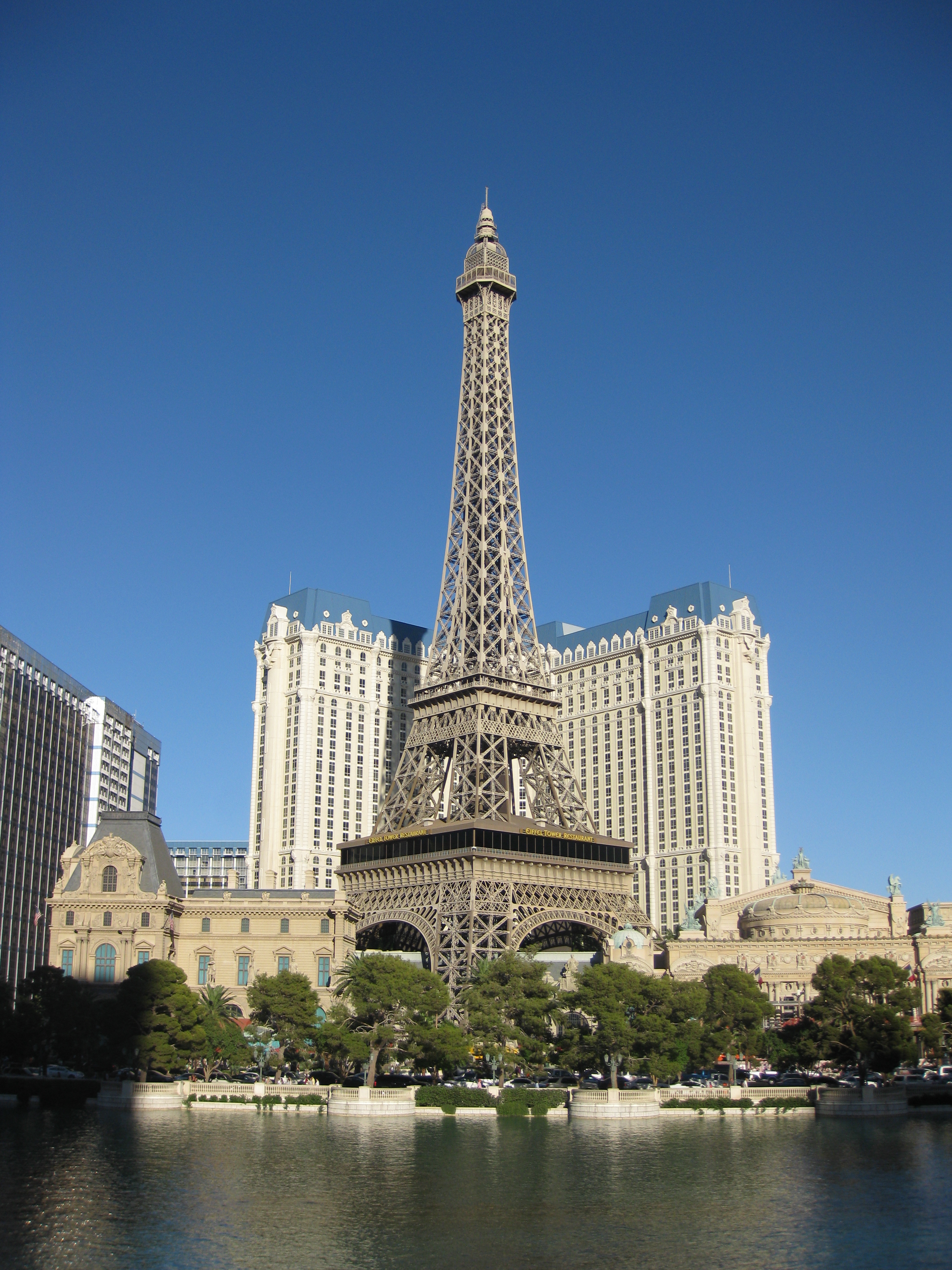 File:Paris Las Vegas Eiffel Tower 2010.jpg - Wikimedia Commons