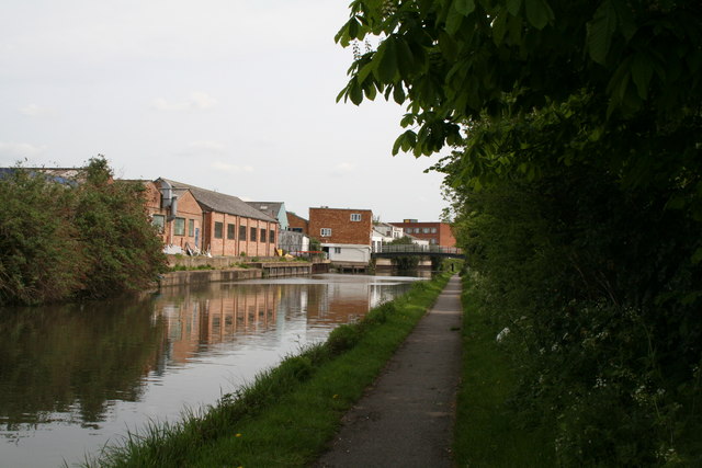 File:Industry along the Paddington Arm, Grand Union Canal - geograph.org.uk - 787554.jpg