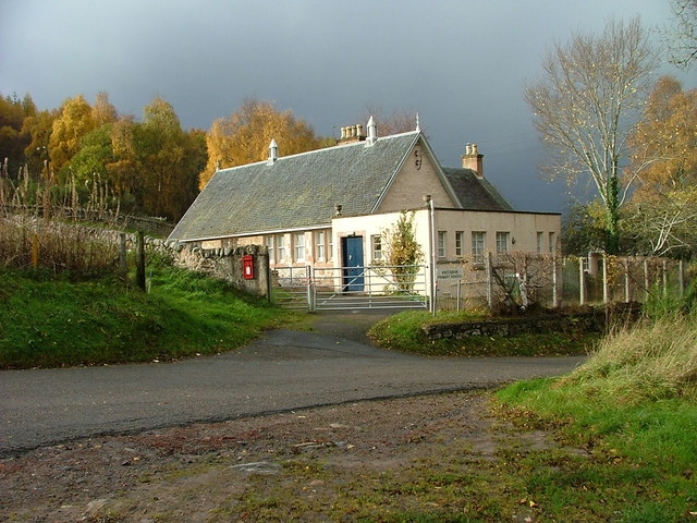 File:Knockbain Primary School - geograph.org.uk - 277085.jpg