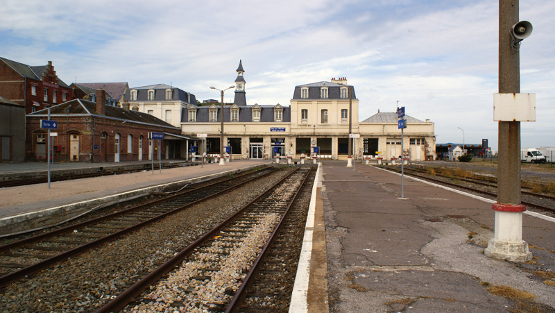 File:La gare de Mers-Le Tréport vue côté quai.JPG