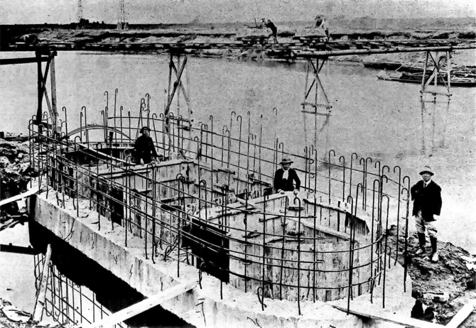 File:Mamiya Kyu-jisuibashi Construction 1.jpg