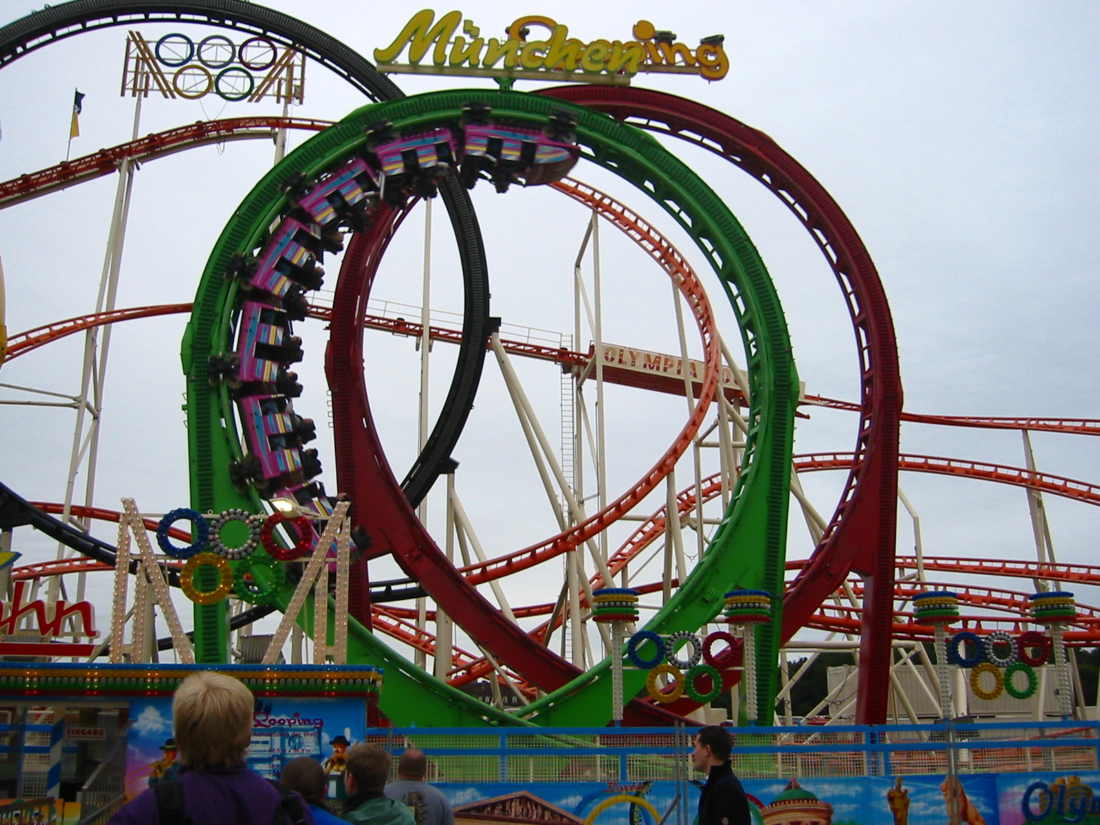 Olympia_Looping_-_Oktoberfest_2005_-_3.jpg