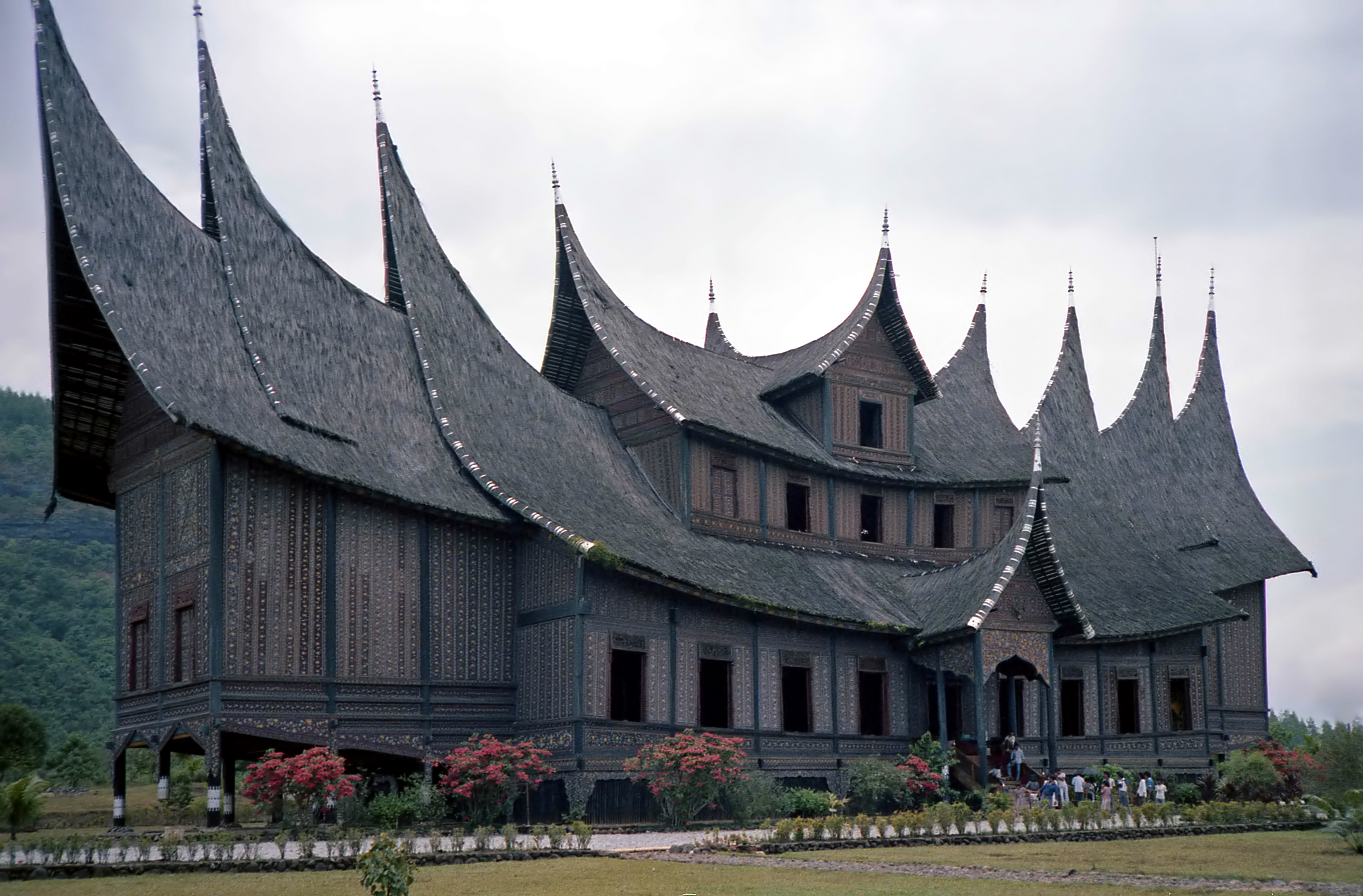 Պատկեր:Pagaruyung palace.jpg - Վիքիպեդիա՝ ազատ հանրագիտարան