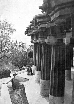 File:Parc Güell - 1910.jpg