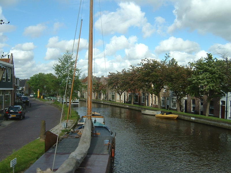 File:Schipluiden vanaf brug.jpg