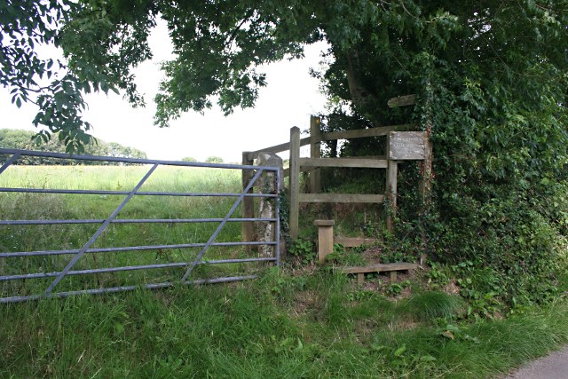 File:Start of a footpath - geograph.org.uk - 1415930.jpg