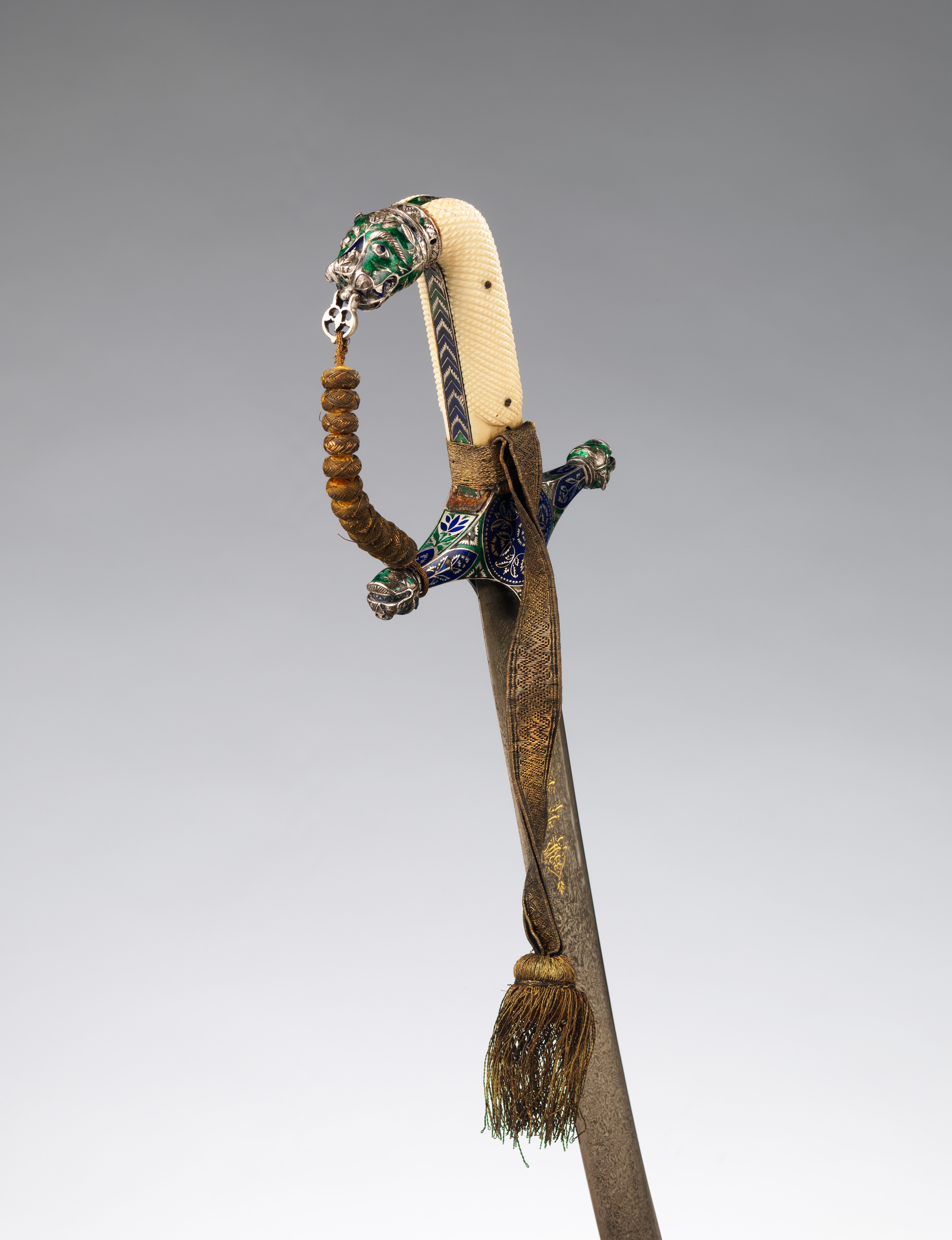 File:Sword (Shamshir) with Scabbard and Belt MET DP169747.jpg - Wikimedia  Commons