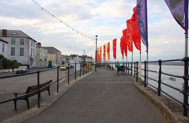 File:The Quay at Appledore - geograph.org.uk - 1394273.jpg