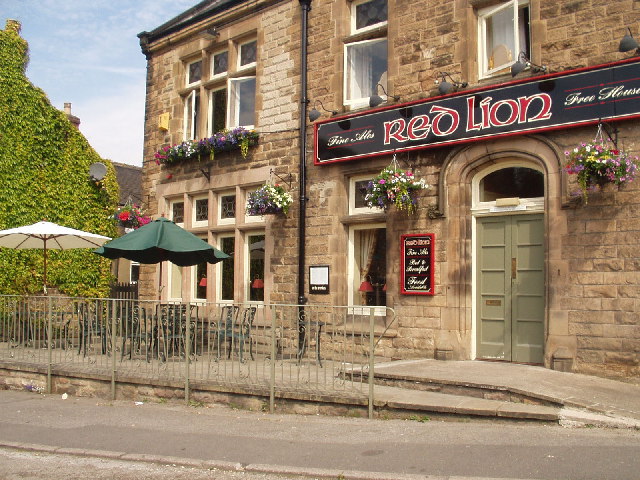 The Red Lion, Matlock Green - geograph.org.uk - 30089