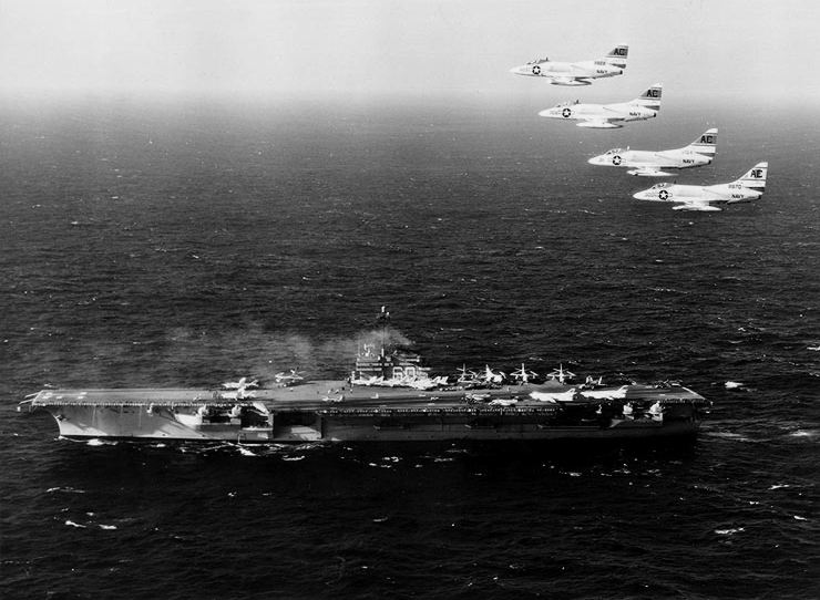 File:USS Saratoga (CVA-60) at sea Feb 1958.jpg