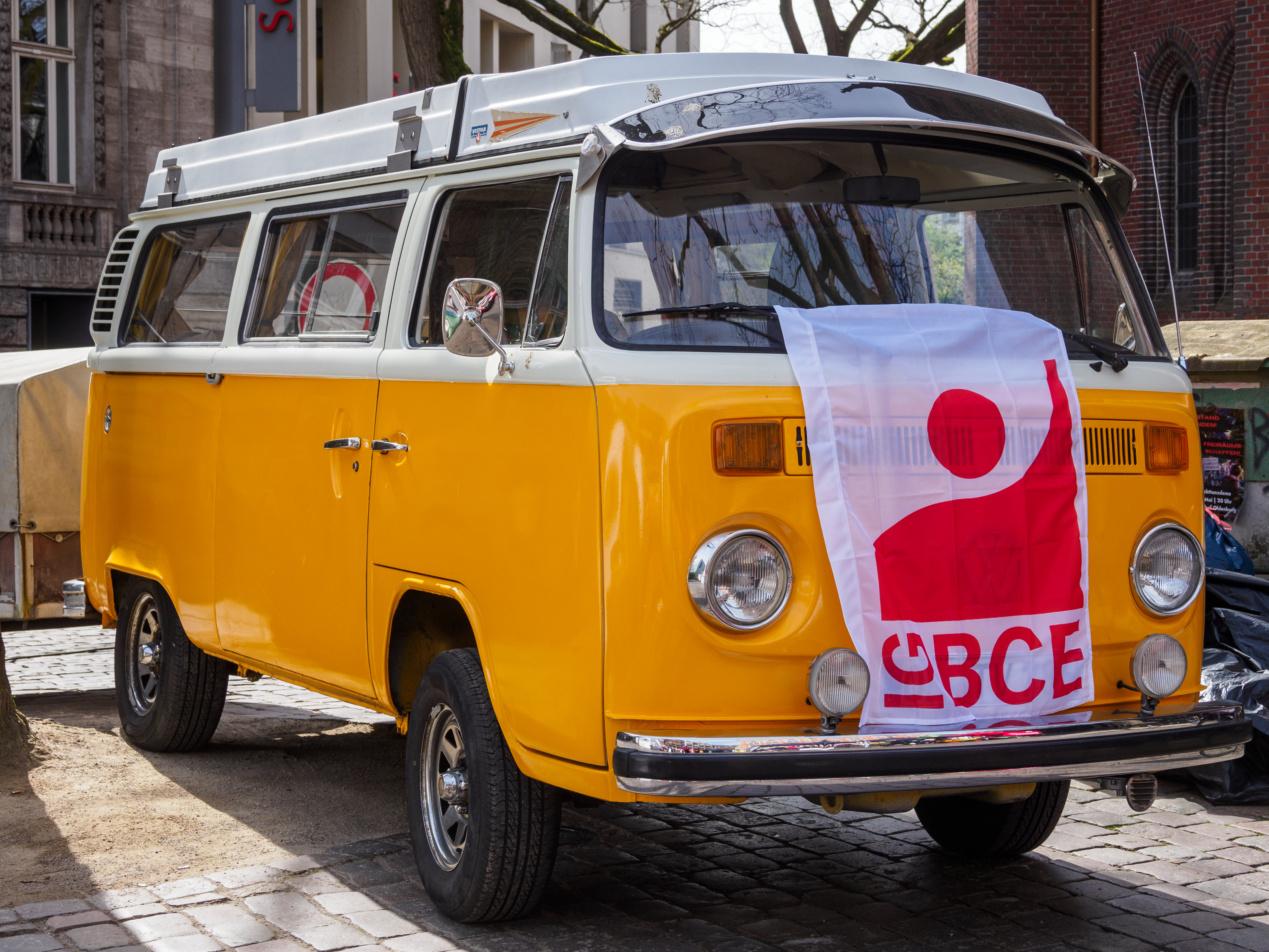 Orange VW t2 vanlife