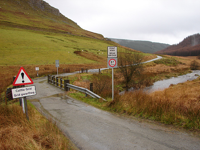 File:Weak Bridge - geograph.org.uk - 290972.jpg