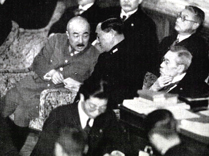 ファイル:Yonai, Itagaki and Hiranuma at a Budjet Committee session cropped.jpg