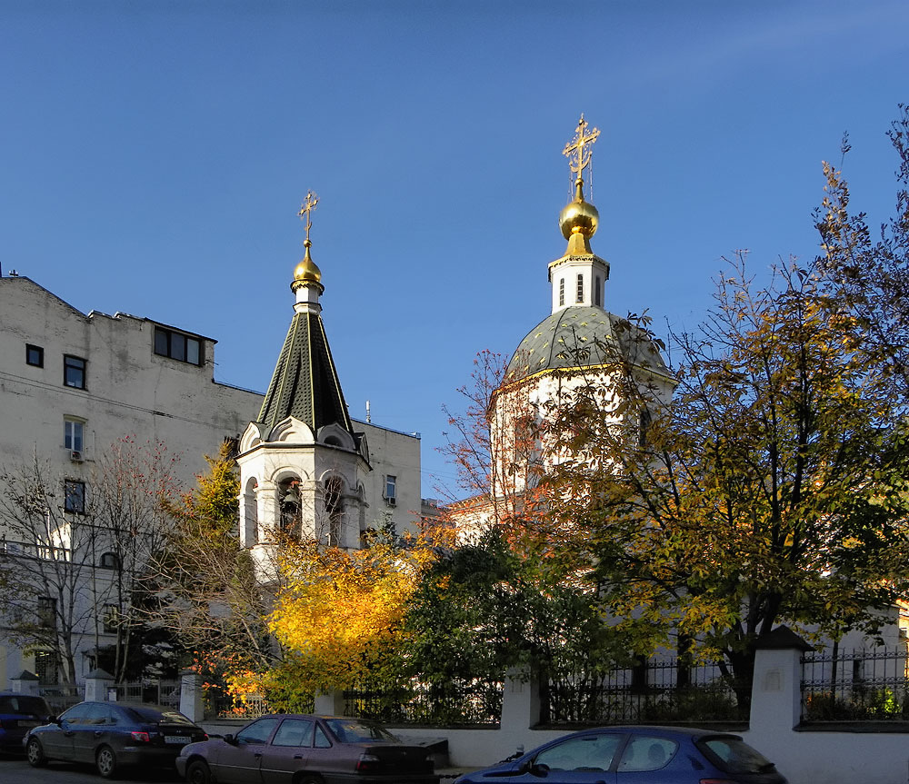 Храм вознесения господня. Малое Вознесение храм Москва. Храм малого Вознесения на Никитской. Москва храм Вознесения Господня на Никитской. Церковь Вознесения Господня, Москва, большая Никитская улица.