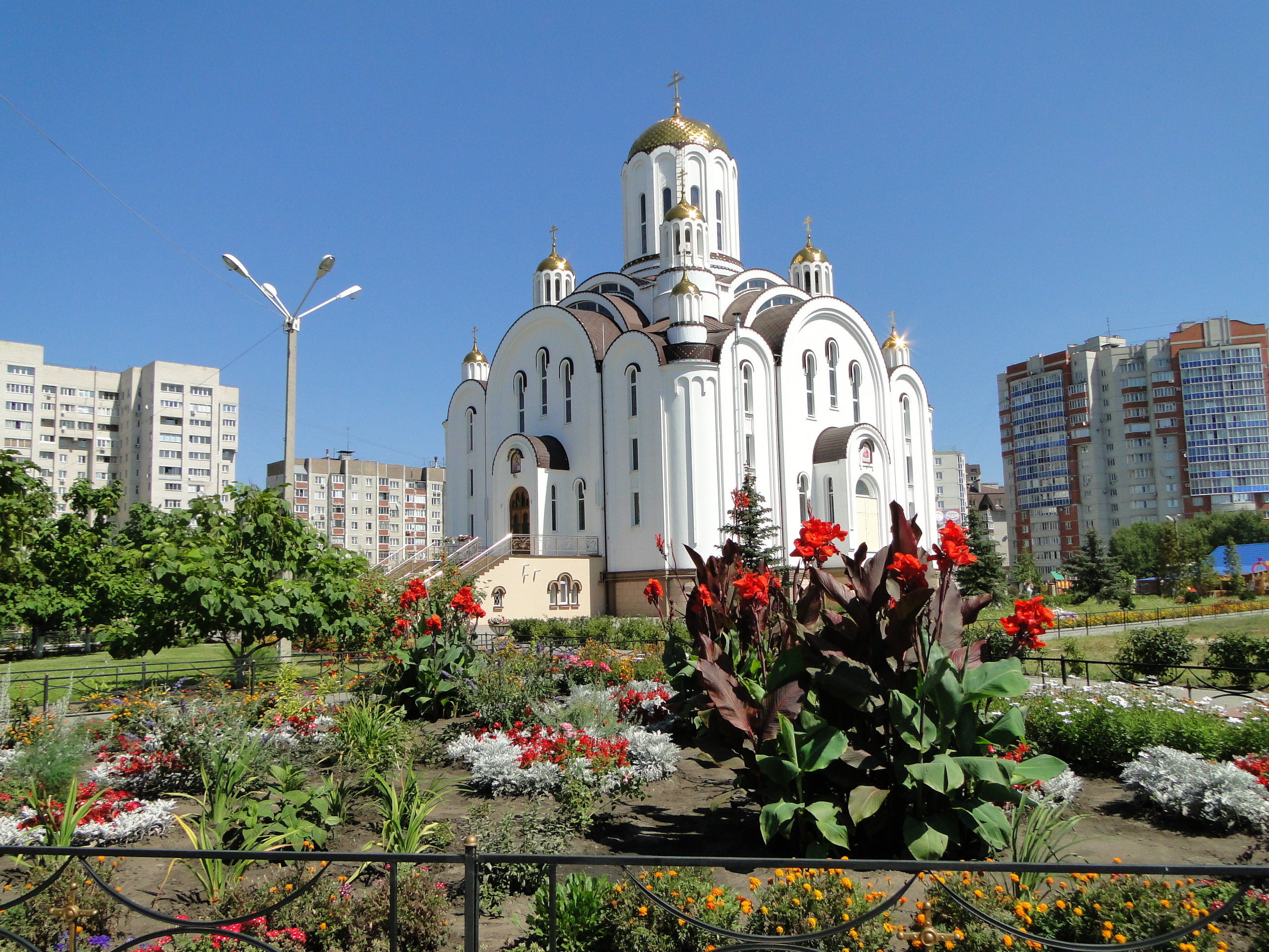 Храм ксении петербург. Храм Ксении Петербургской в Луганске. Церковь Ксении Петербургской город Феодосия. Храм Ксении Кипр. Храм Петербургской Ксении в Донецкой народной Республике.