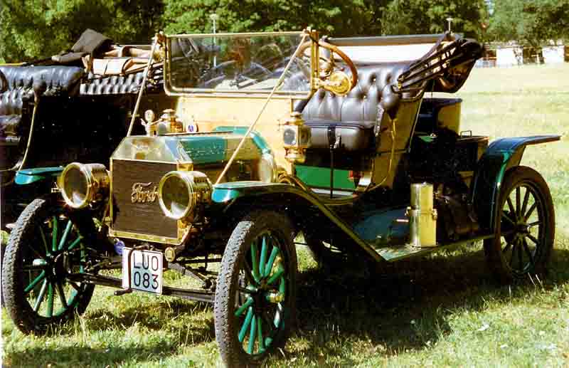 File:1910 Ford Model T Runabout LUO083.jpg