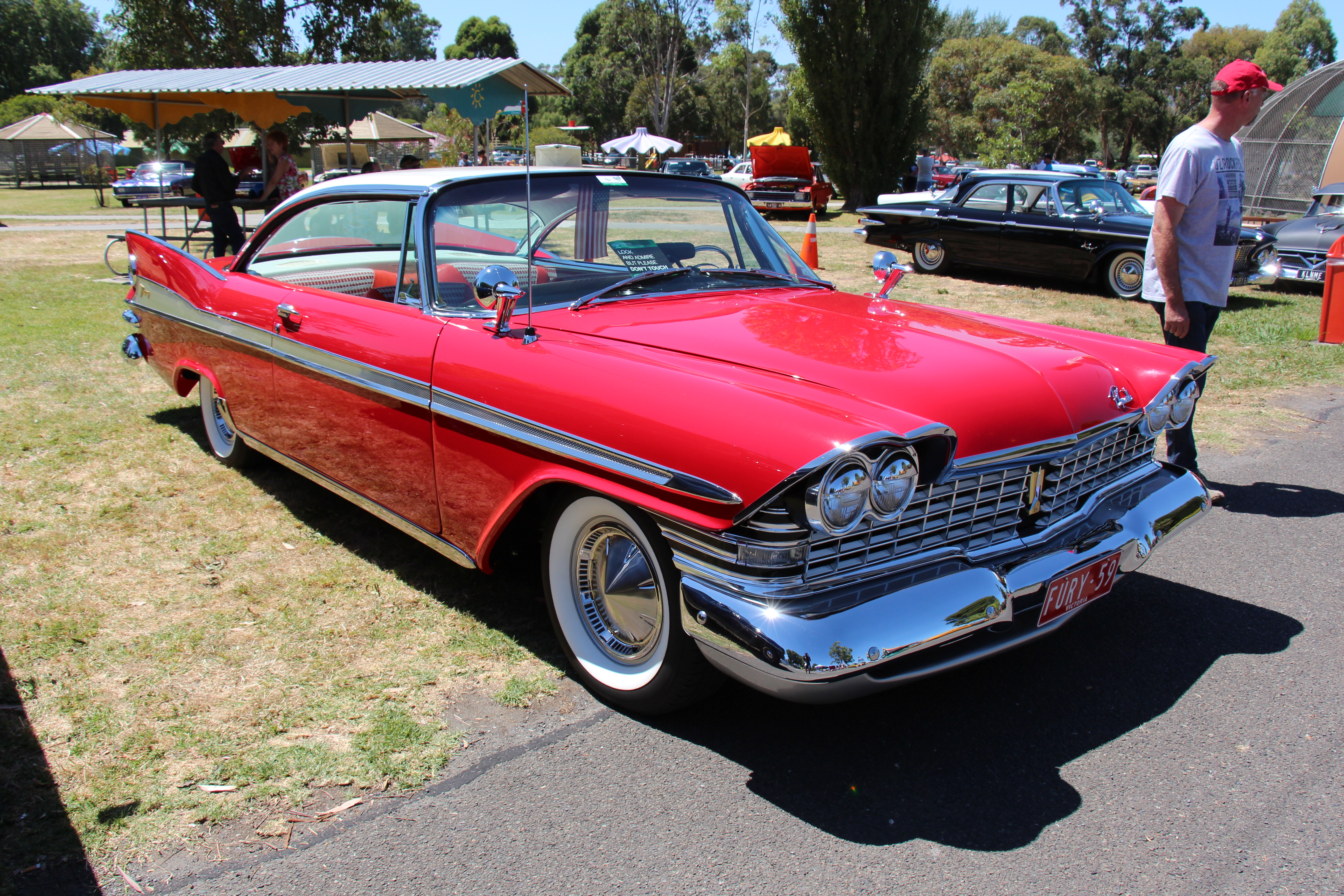 Автомобили 50. Cadillac Eldorado Plymouth Fury 1958. Plymouth Fury 1952. Кадиллак Шевроле 60х. Plymouth Fury 1930.