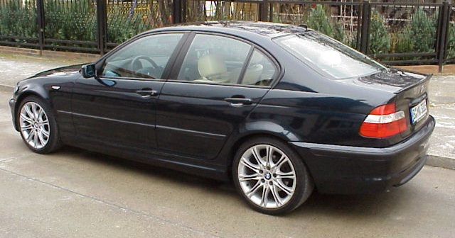 dígito excepción George Bernard File:2004 BMW 320d (E46) sedan.jpg - Wikimedia Commons