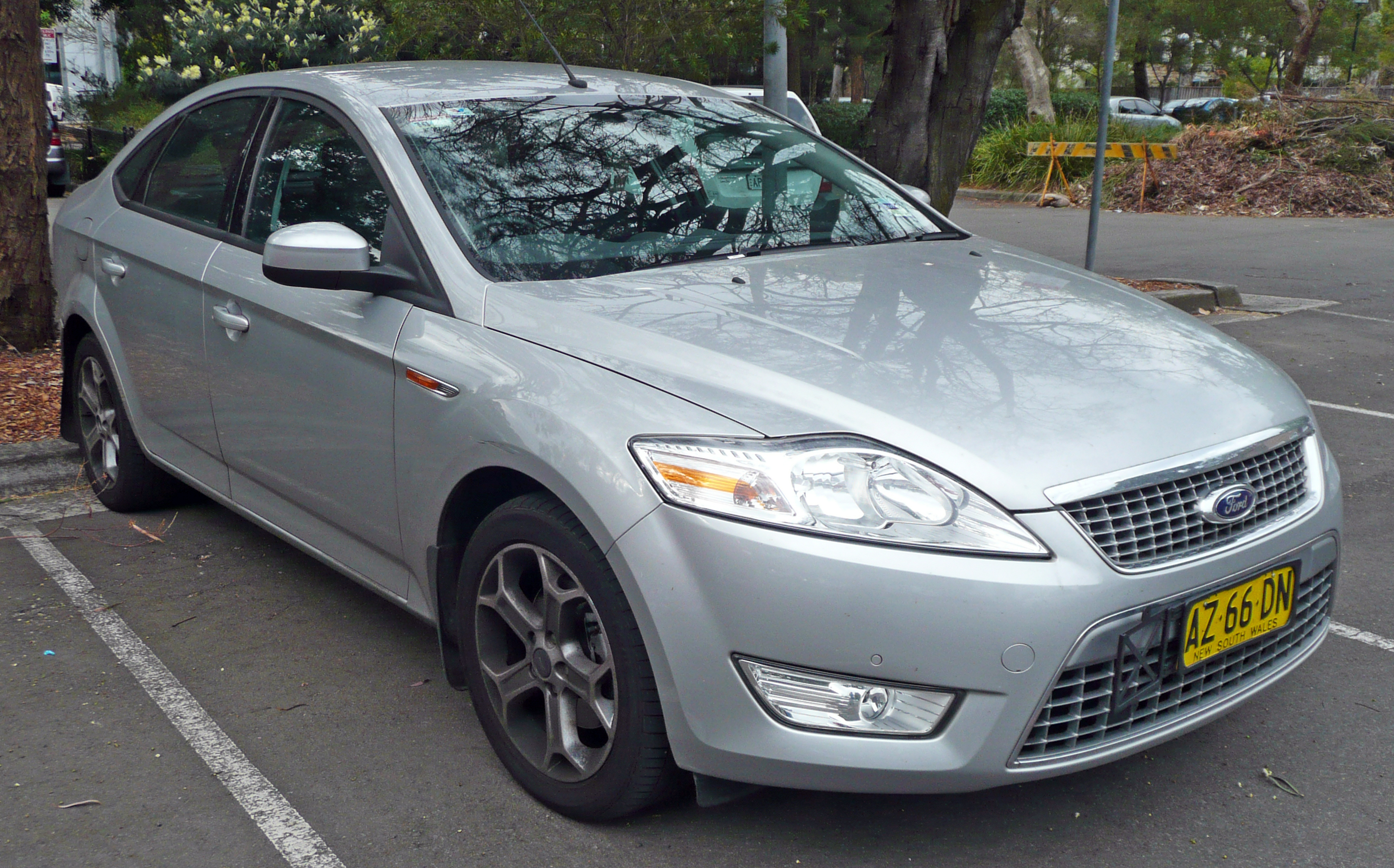 File:2007-2009 Ford Mondeo TDCi hatchback 01.jpg -