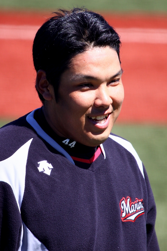 Inoue with the Chiba Lotte Marines