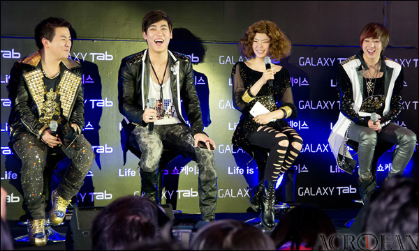 File:An Event for the Samsung's Galaxy Tab on January 6, 2011 from acrofan.jpg