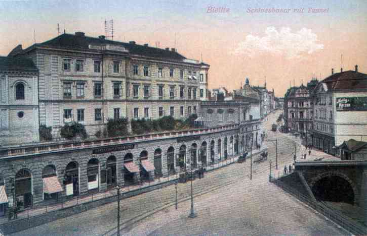 File:Bielsko-Biała, Zamek Sułkowskich i ul. Zamkowa - 1915.jpg