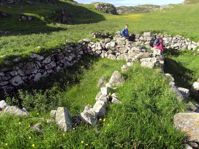 File:Blackhouse Ruins on Pabbay - geograph.org.uk - 734236.jpg