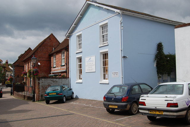 File:Blue building, Roundhill, Fordingbridge, Fordingbridge, Hampshire - geograph.org.uk - 936525.jpg