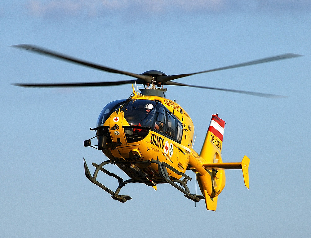 File:C12 air ambulance.jpg - Wikipedia