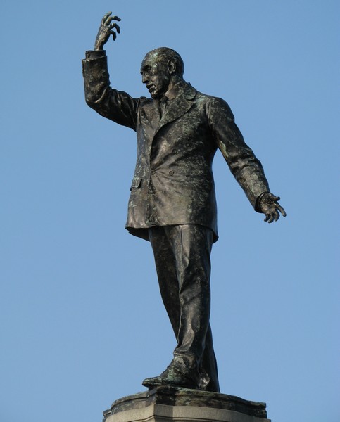 File:Carson statue, Parliament Buildings (3) - geograph.org.uk - 693337.jpg