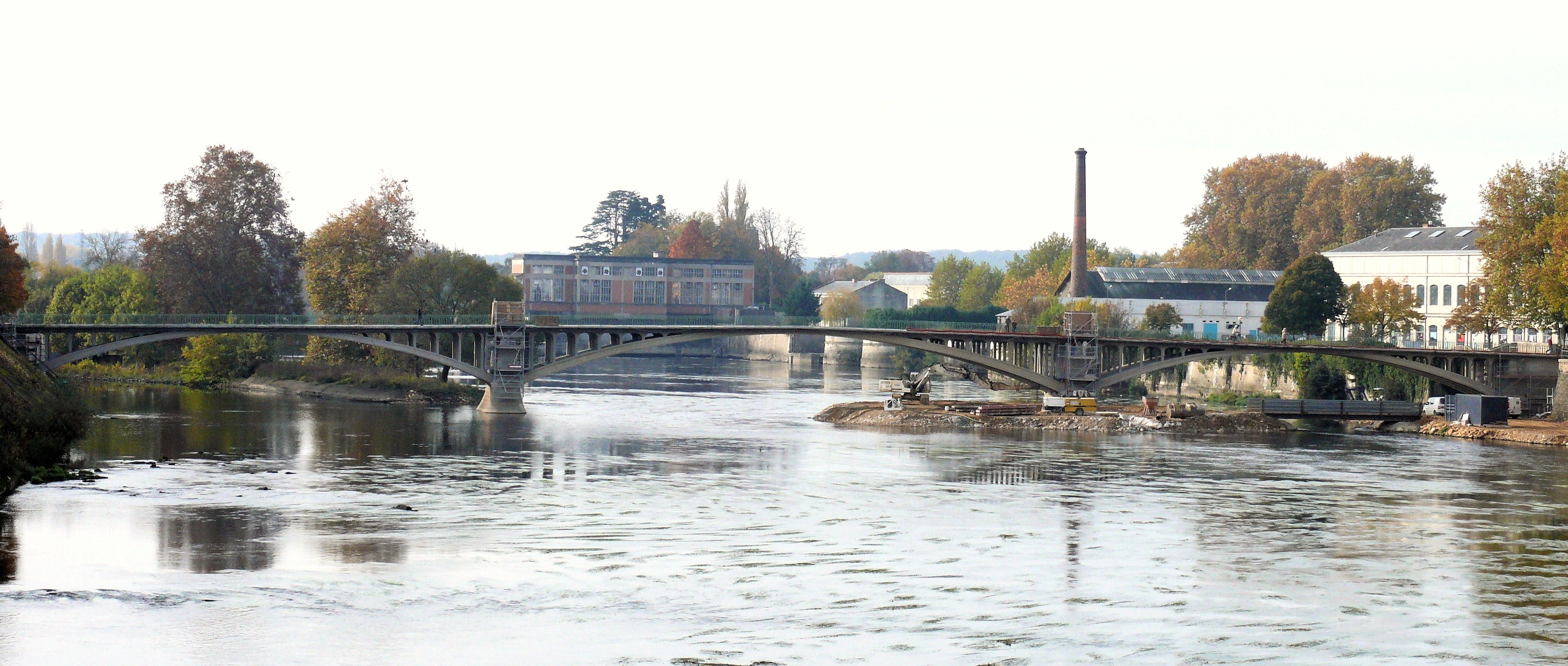 File Chatellerault Pont Camille De Hogues 2 Jpg Wikimedia Commons