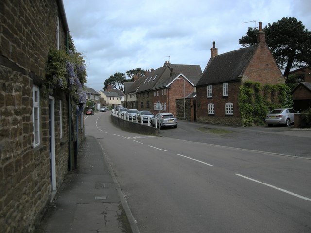 File:Crick-Church Street - geograph.org.uk - 1306259.jpg