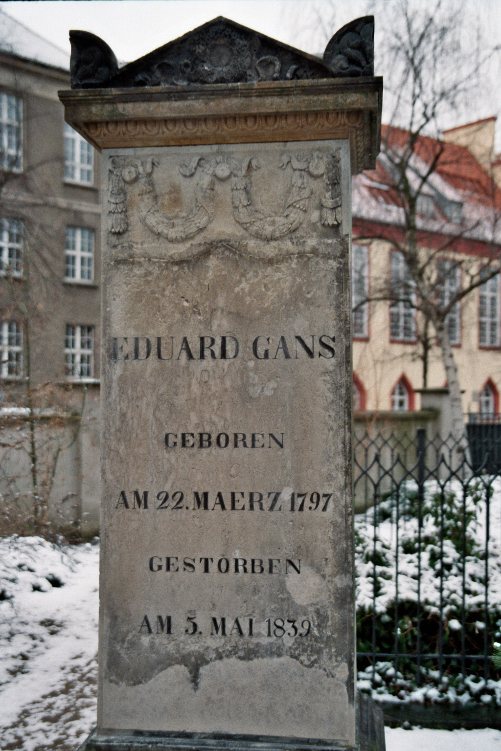 Tombe d'Eduard Gans au [[cimetière de Dorotheenstadt