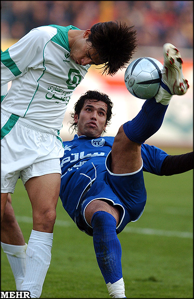 File:Esteghlal FC vs Pas FC, 6 January 2006 - 15.jpg