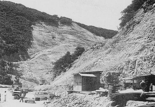 File:Fukuji Dam under construction.JPG