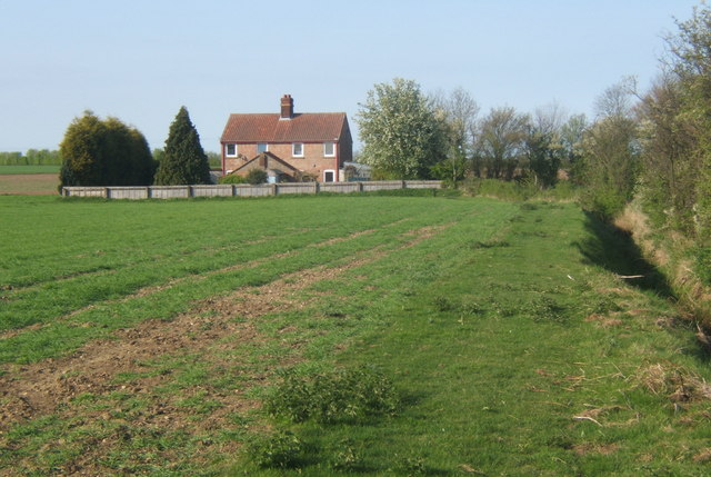 File:House near Bacton Hall - geograph.org.uk - 1266942.jpg