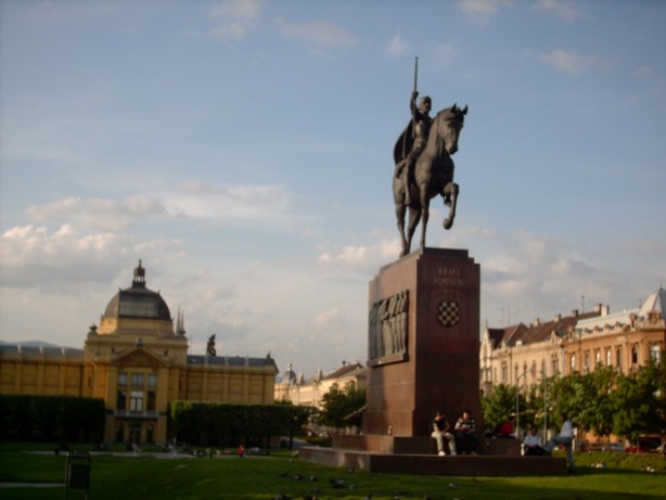 File:King Tomislav monument in Zagreb.jpg