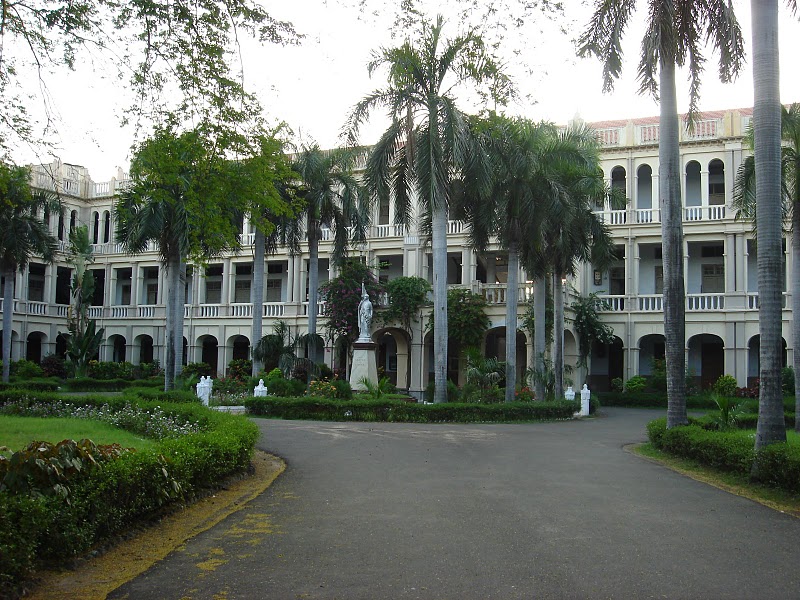 File:Loyola College Chennai entrance.jpg