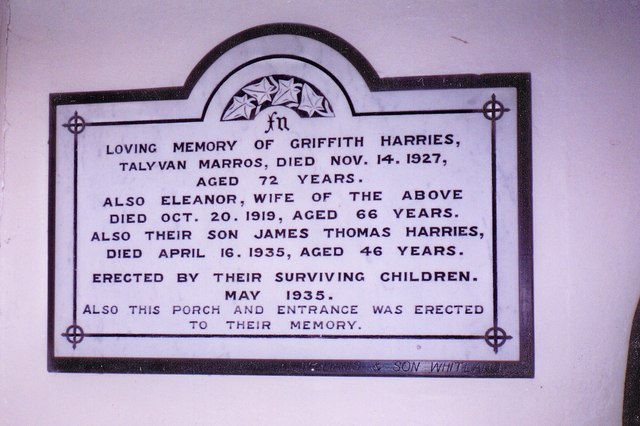 File:Memorial, Zoar Chapel of Rest, Llanteg - geograph.org.uk - 1058751.jpg