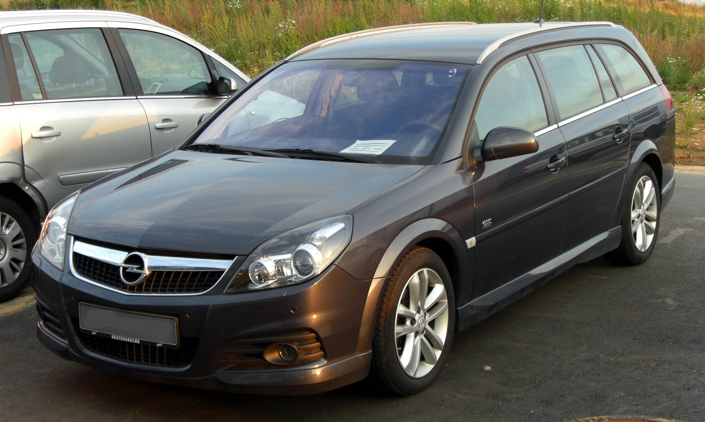 File:Opel Vectra C Caravan 1.9 CDTI OPC-Line Facelift front-1.JPG - Simple  English Wikipedia, the free encyclopedia