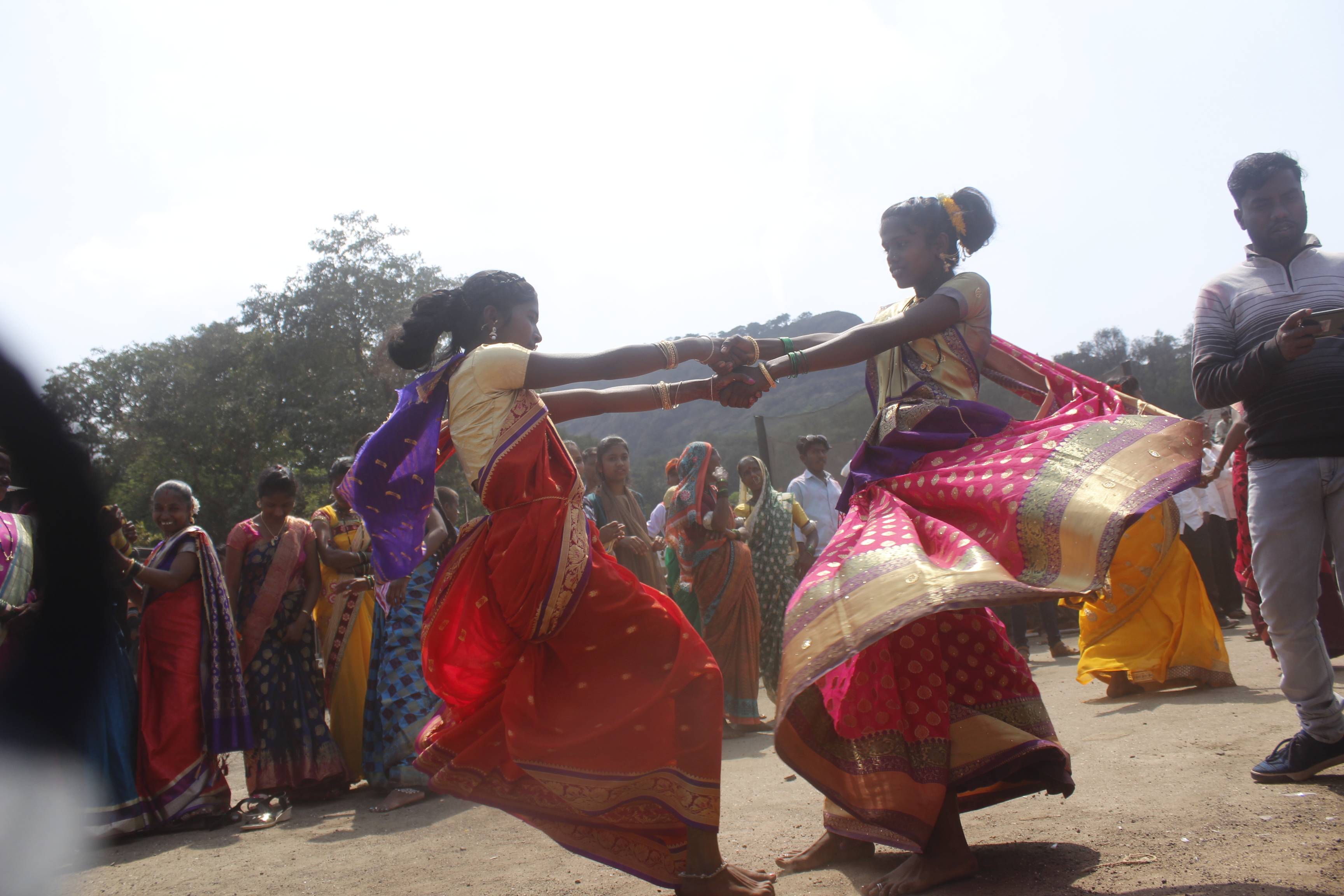 Round dancing