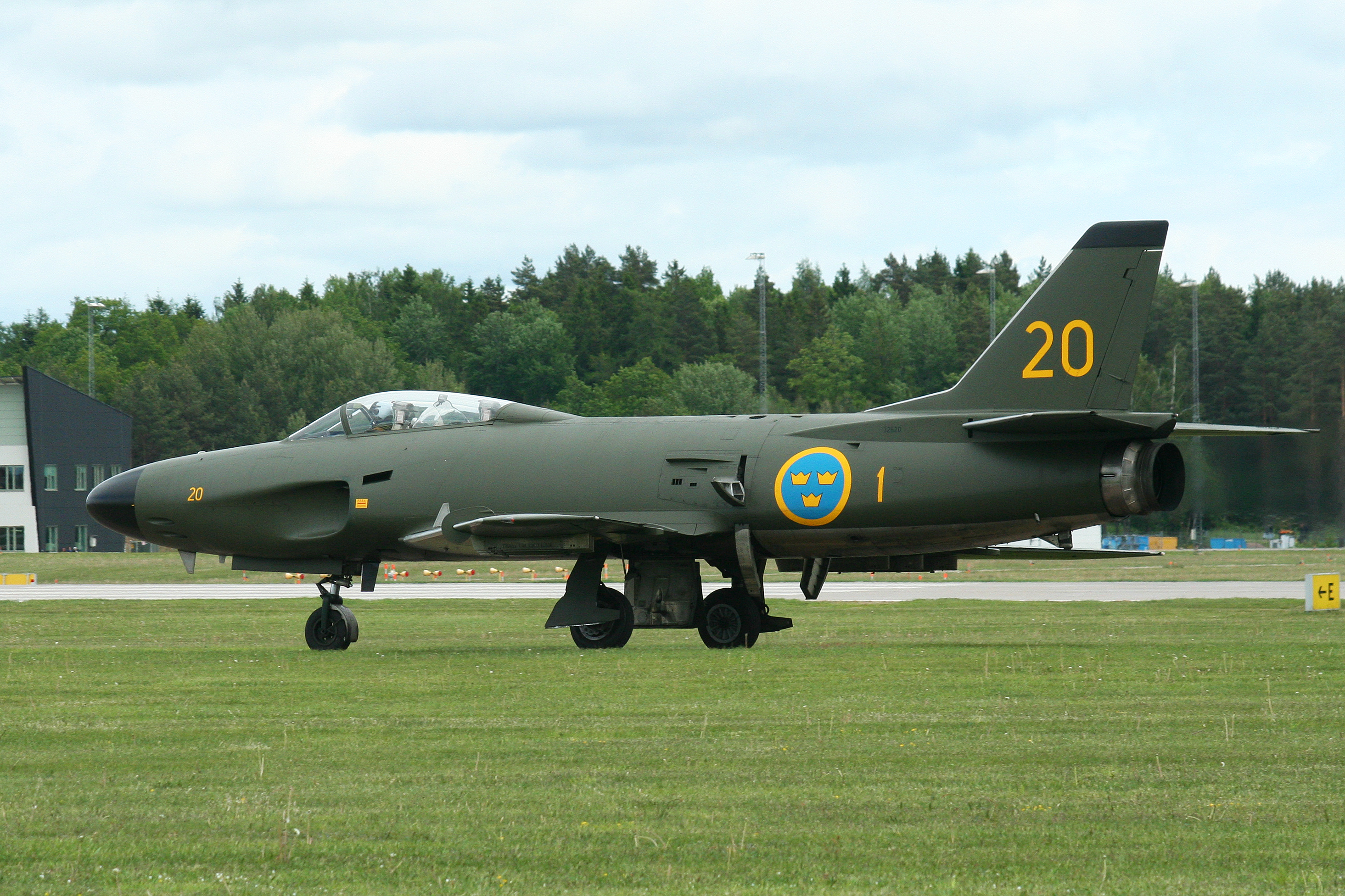 Span 40. Saab j32. Швеция самолёт Saab a-32a Lansen. Saab 32. Saab 107.
