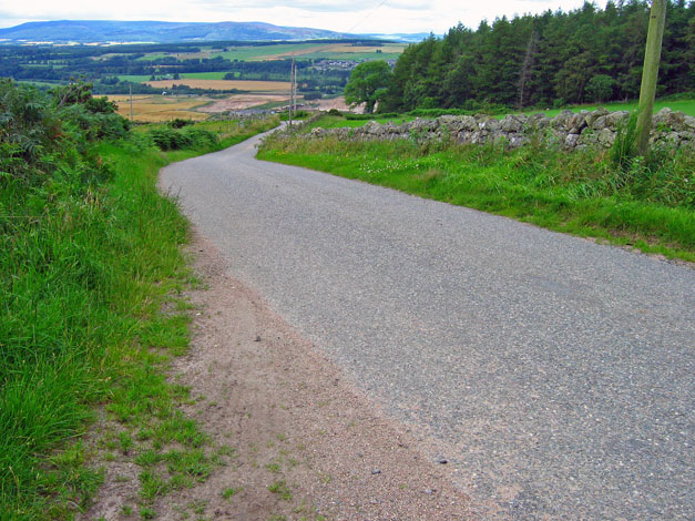 File:Summit of Sky Brae - geograph.org.uk - 623629.jpg