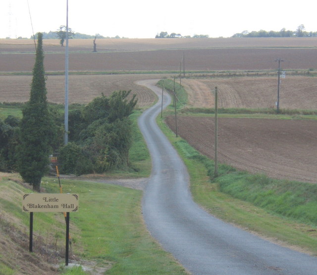 File:The start of the long driveway to Little Blakenham Hall - geograph.org.uk - 553513.jpg