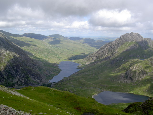 File:The view across Cwm Clyd - geograph.org.uk - 488484.jpg