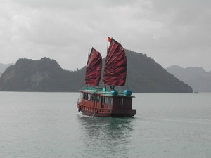 File:Ttd-paris-Halong0.jpg