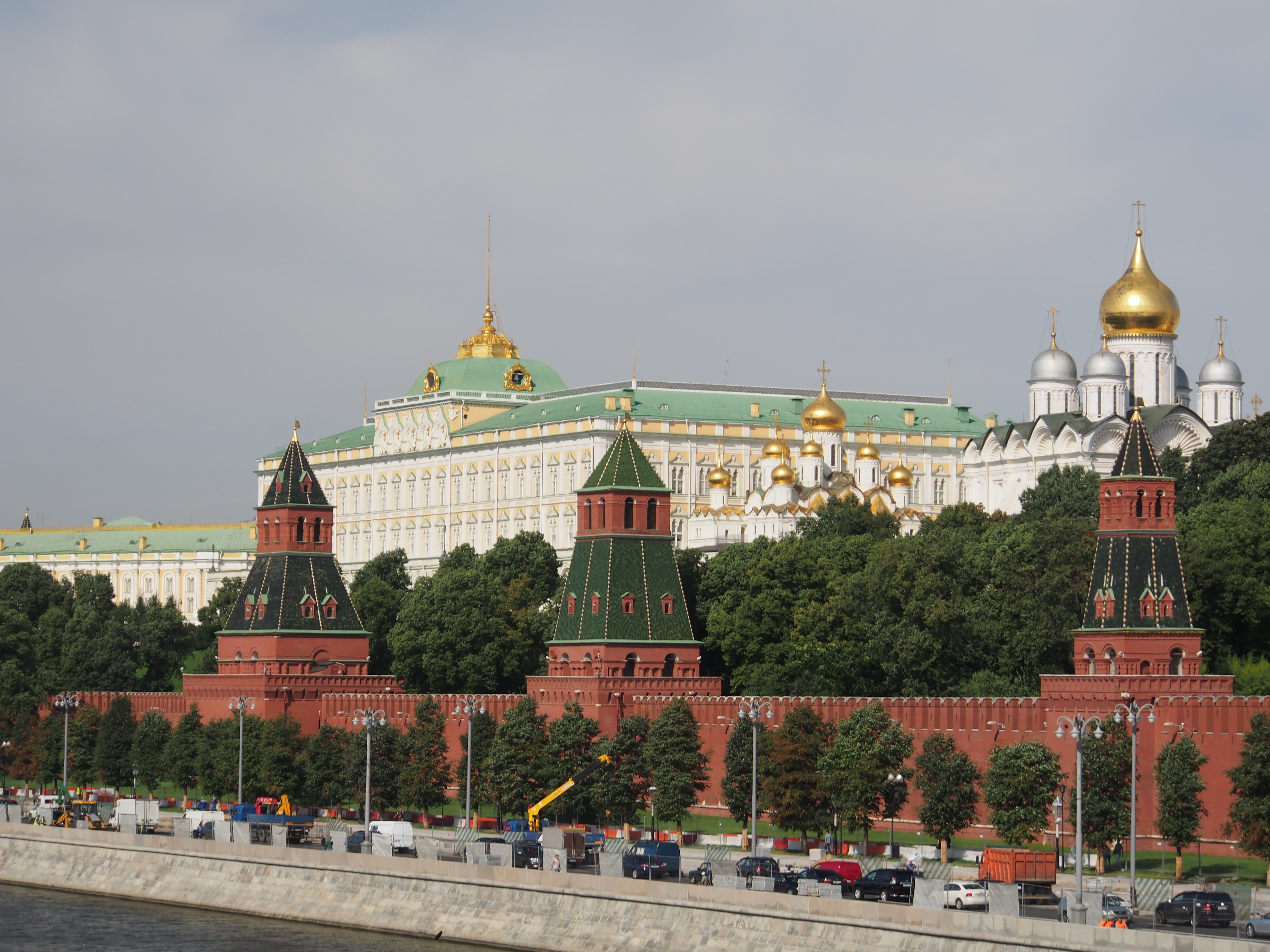 Какой кремль самый большой. Московский Кремль 2022. Кремль Москва. Bolshoy Moskvoretsky Bridge. Московский Кремль сейчас нарированно.
